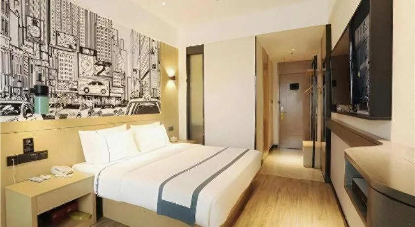 Bed in City Comfort Inn Liuzhou Gubu Street Ma'anshan Park