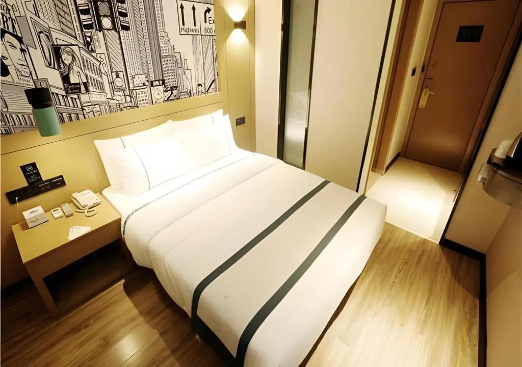 Bed in City Comfort Inn Liuzhou Gubu Street Ma'anshan Park