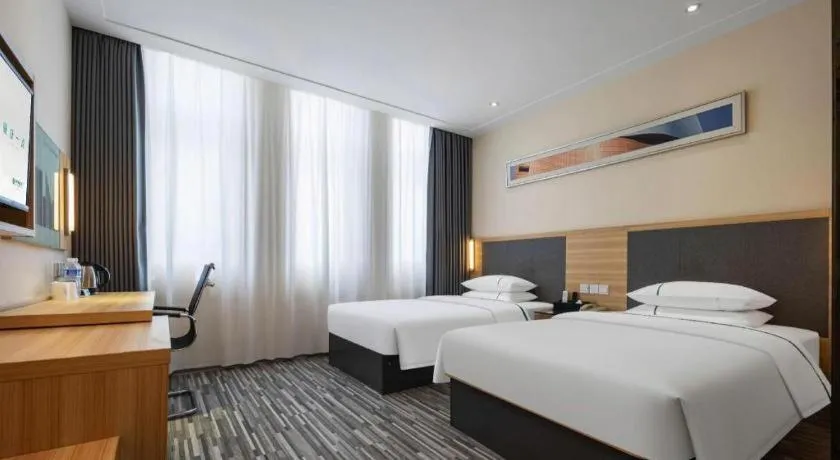 Bed in City Comfort Inn Hefei Binhu Wanda Plaza