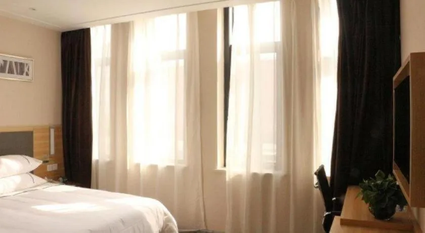 Bed in City Comfort Inn Hefei Binhu Wanda Plaza