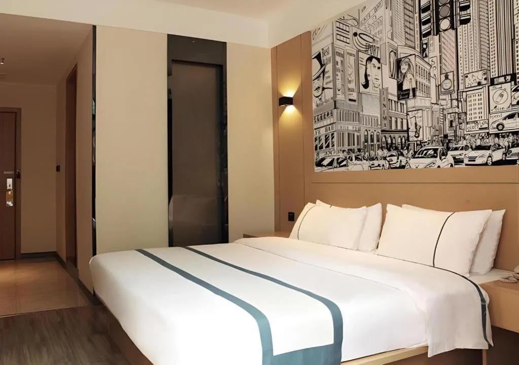 Bed in City Comfort Inn Changsha Yuelu Mountain Orange Island Head