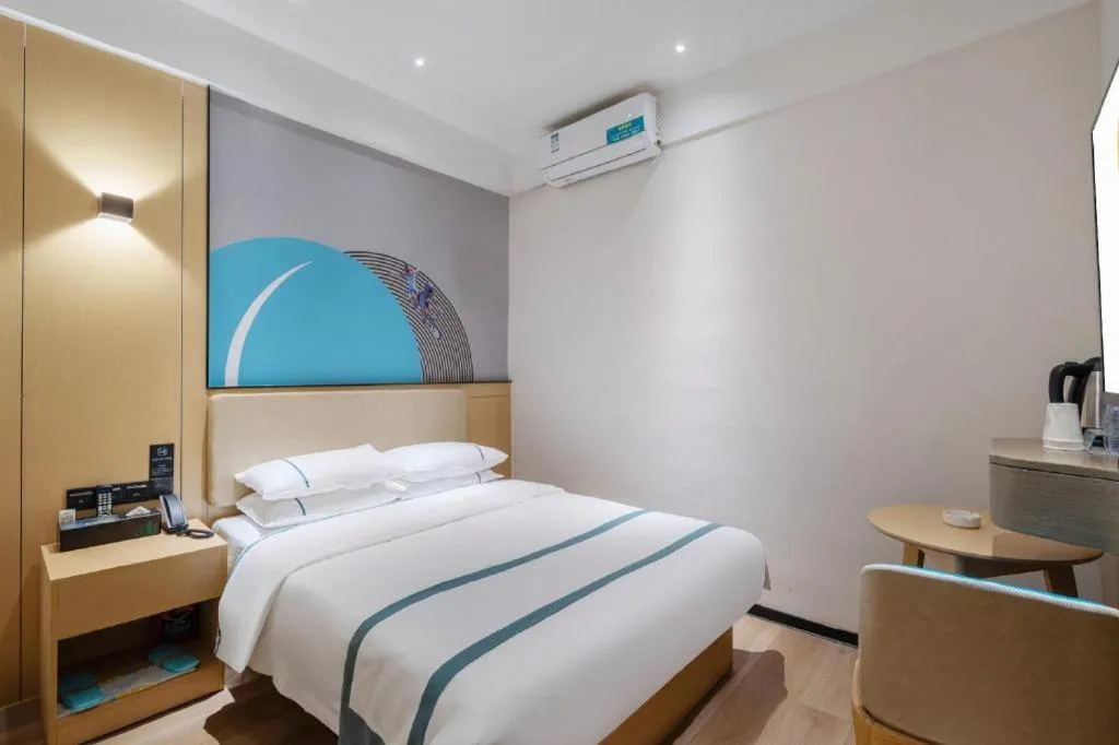 Bed in City Comfort Inn Changsha Yuelu Mountain Orange Island Head