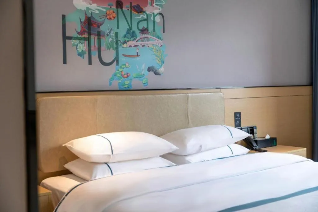 Bed in City Comfort Inn Changsha Yuelu Mountain Orange Island Head