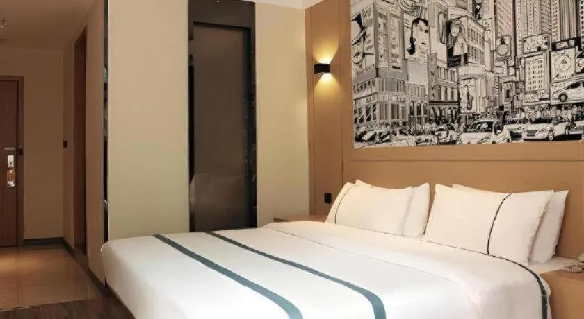 Bed in City Comfort Inn Changsha Yuelu Mountain Orange Island Head