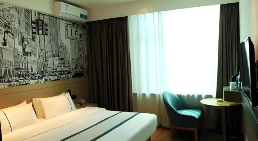 Bed in City Comfort Inn Changsha Yuelu Mountain Orange Island Head