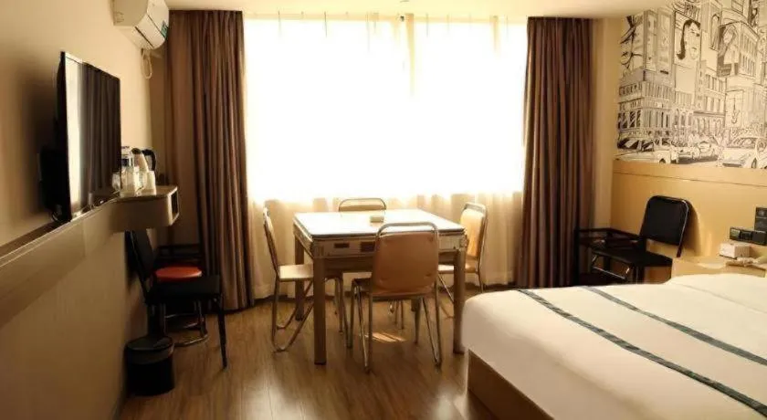 Bed in City Comfort Inn Changsha Yuelu Mountain Orange Island Head