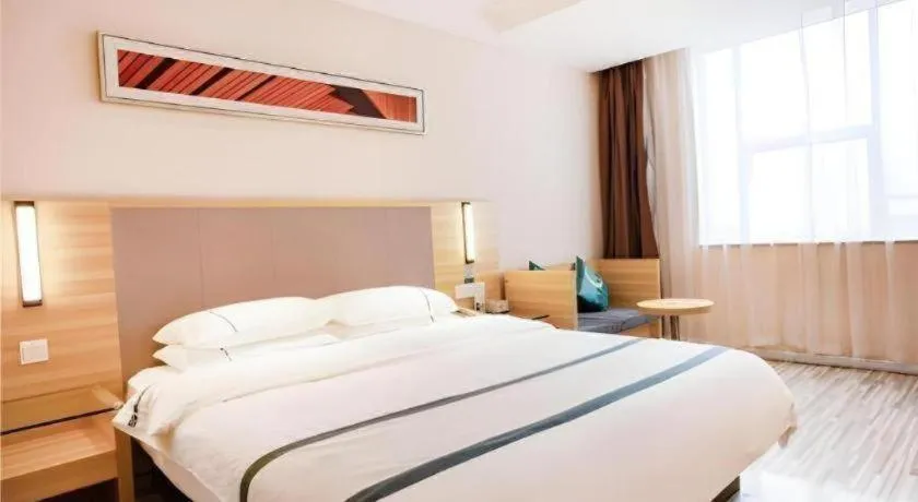 Bed in City Comfort Inn Zhanjiang South Zhenchuan Avenue