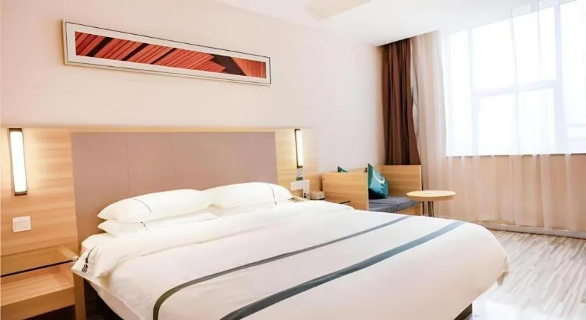 Bed in City Comfort Inn Zhanjiang South Zhenchuan Avenue