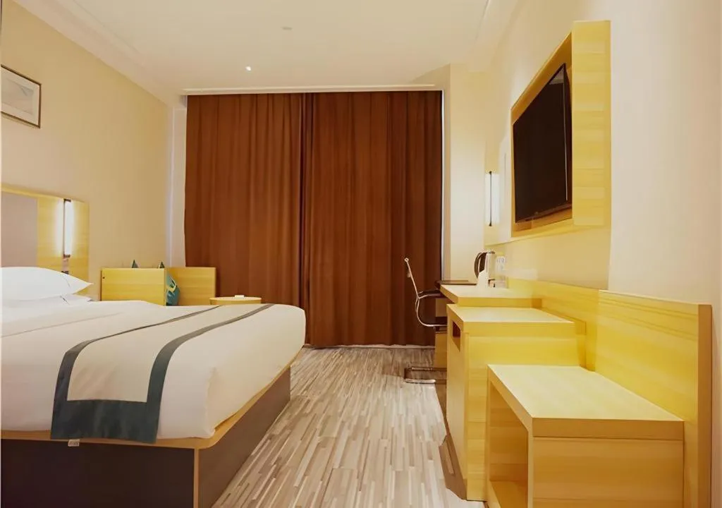 Bed in City Comfort Inn Zhanjiang South Zhenchuan Avenue