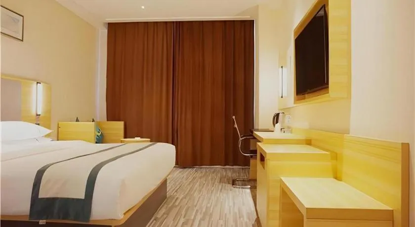 Bed in City Comfort Inn Zhanjiang South Zhenchuan Avenue
