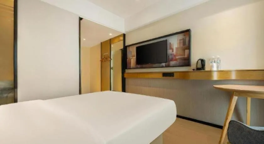 Bed in City Comfort Inn Nanning Xiangsi Lake Gaoxin Avenue