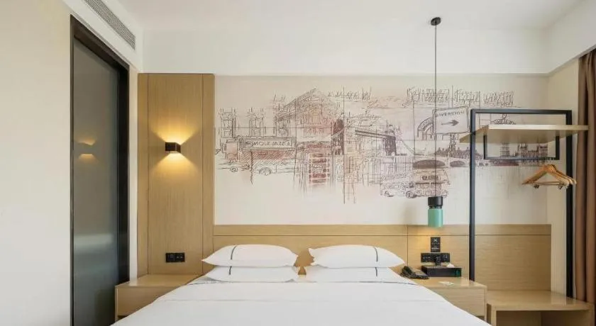 Bed in City Comfort Inn Maoming Xinyi Donghuicheng