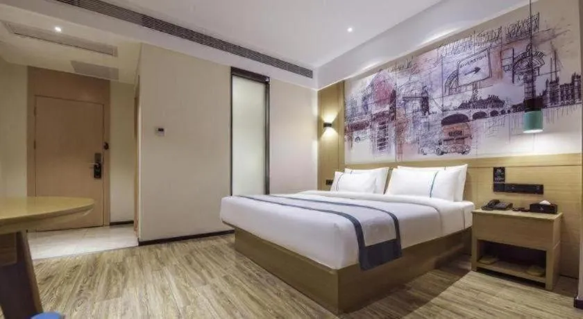Bed in City Comfort Inn Dongguan Gaobu Avenue