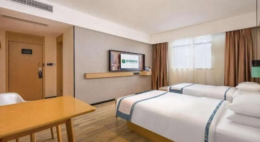 Bed in City Comfort Inn Dongfang Donghai Road Gymnasium Municipal Government