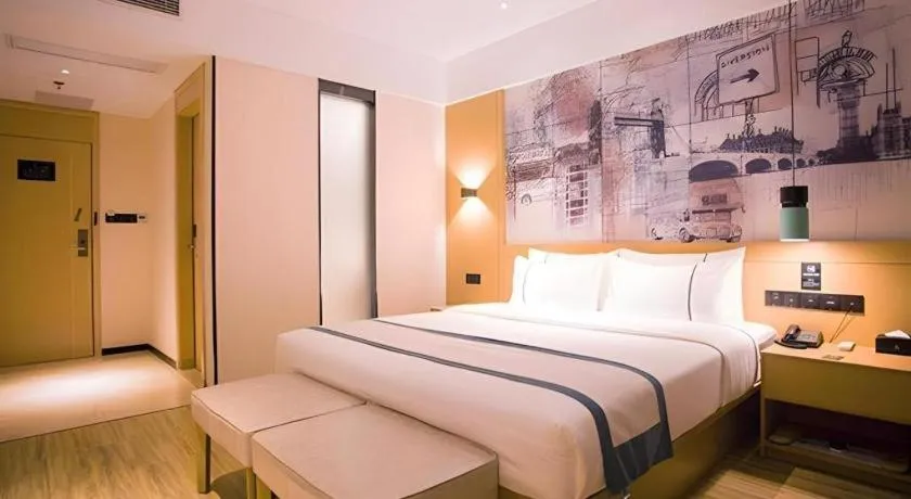 Bed in City Comfort Inn Dongfang Donghai Road Gymnasium Municipal Government