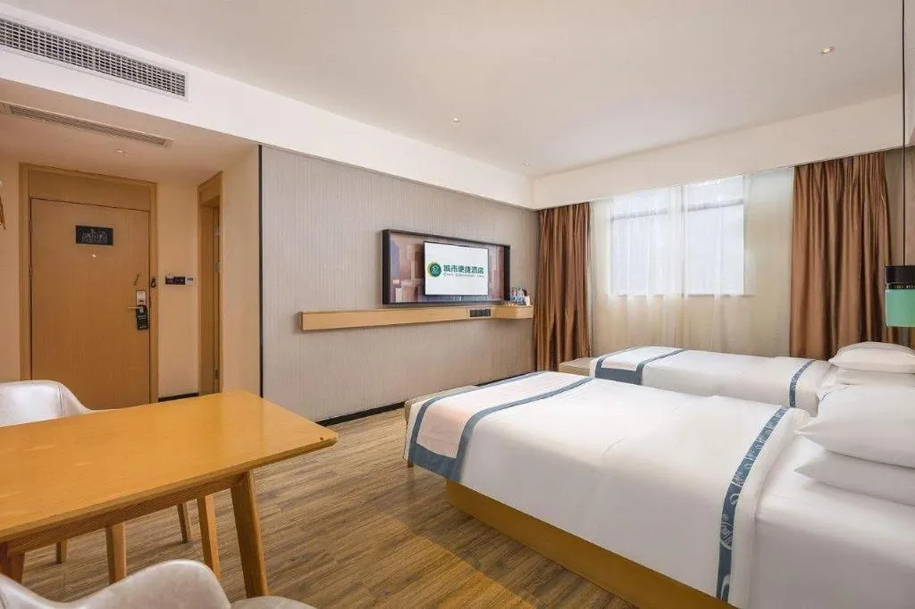 Bed in City Comfort Inn Dongfang Donghai Road Gymnasium Municipal Government