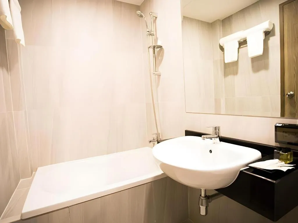 B2 Amata Nakorn Premier Hotel