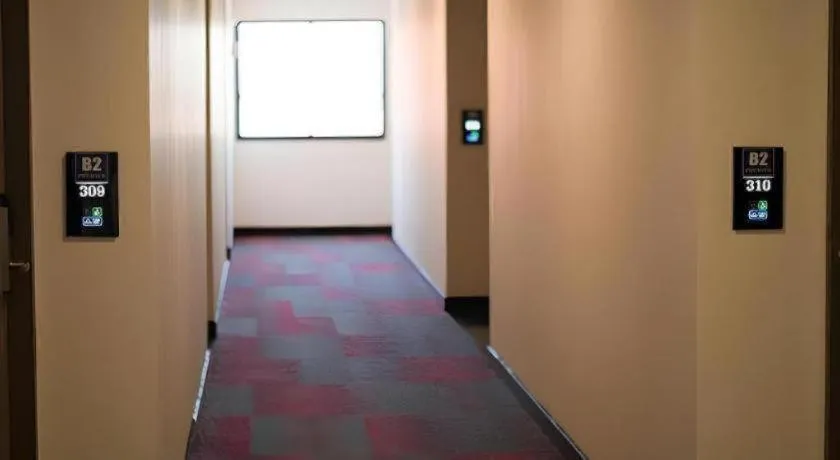 B2 Amata Nakorn Premier Hotel