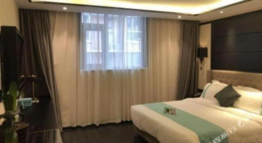 Bed in Xana Hotelle· Shijiazhuang Yaqing Street