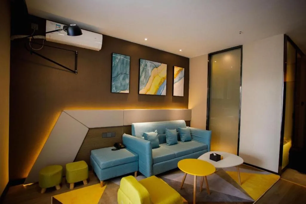 IU Hotels· Xincheng Haibing University Store