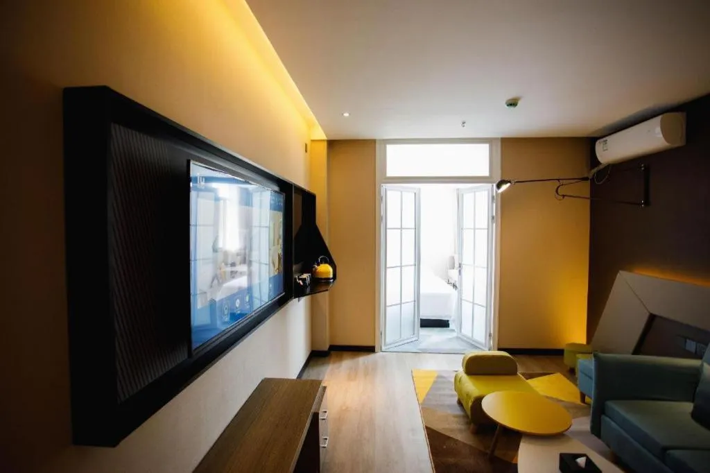 IU Hotels· Xincheng Haibing University Store