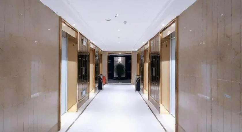 Xana Hotelle· Wulumuqi High Speed Railway Station Baonengcheng