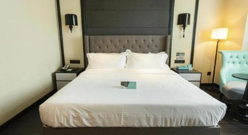 Bed in Xana Hotelle· Wulumuqi High Speed Railway Station Baonengcheng