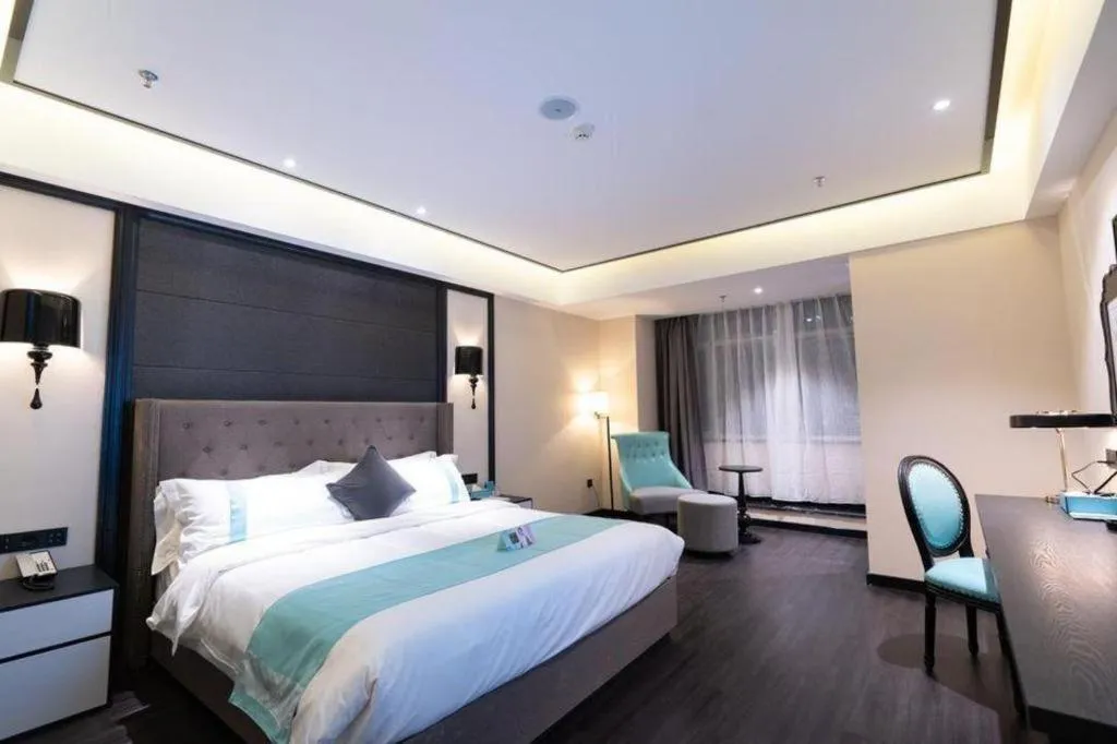 Bed in Xana Hotelle· Wulumuqi High Speed Railway Station Baonengcheng