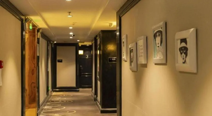 Xana Hotelle· Wulumuqi High Speed Railway Station Baonengcheng