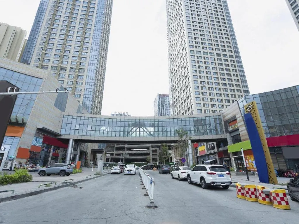 Xana Hotelle· Wulumuqi High Speed Railway Station Baonengcheng