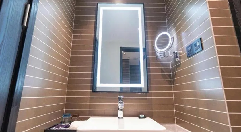 Xana Hotelle· Wulumuqi High Speed Railway Station Baonengcheng