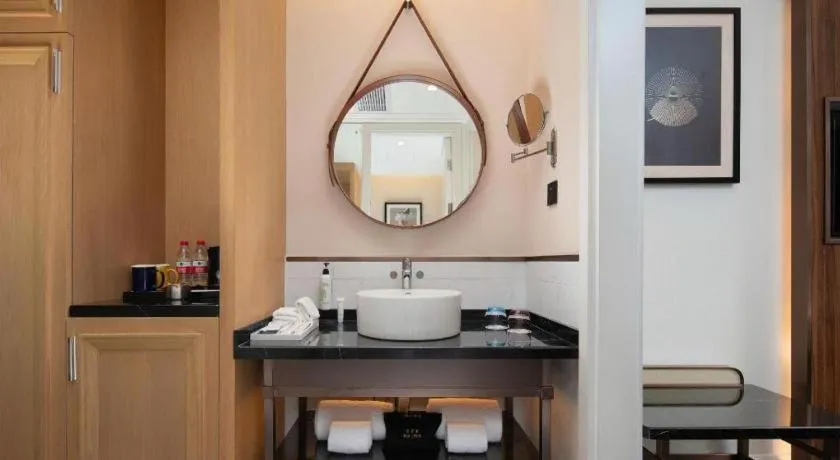 Jinjiang Metropolo Haikou East High Speed Railway Station Normal University