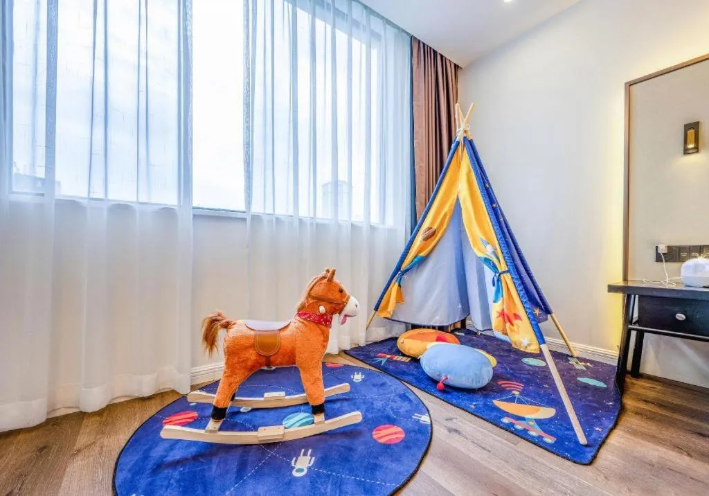 Jinjiang Metropolo Haikou East High Speed Railway Station Normal University