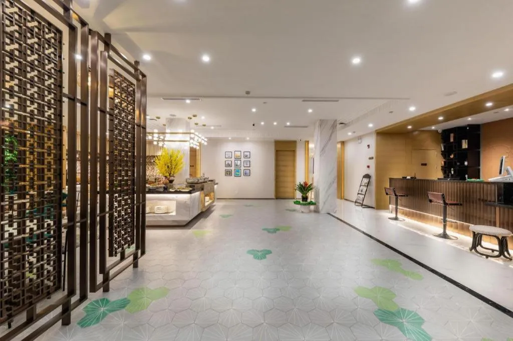 Jinjiang Metropolo Haikou East High Speed Railway Station Normal University