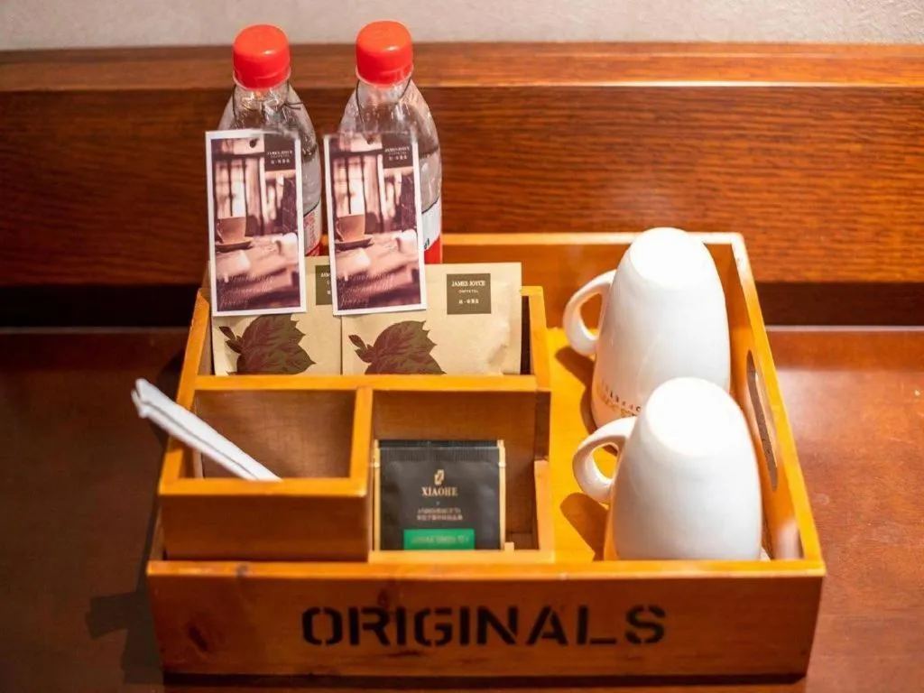 James Joyce Coffetel· Tianjin Olympic Center Lingbin Road Metro Station