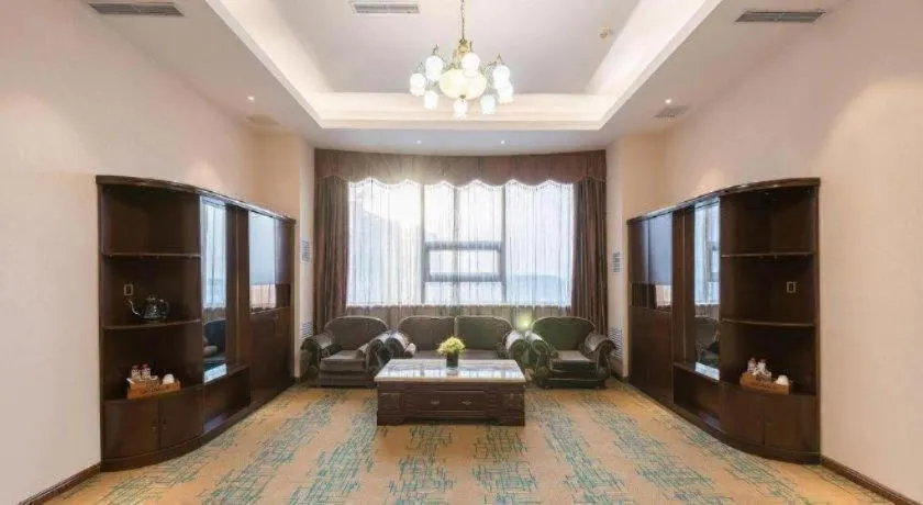 James Joyce Coffetel· Tianjin Olympic Center Lingbin Road Metro Station