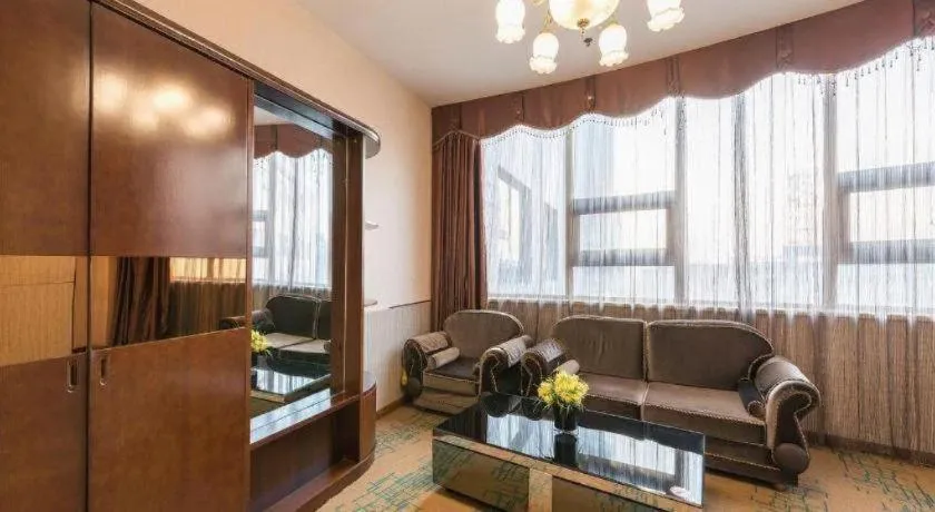 James Joyce Coffetel· Tianjin Olympic Center Lingbin Road Metro Station