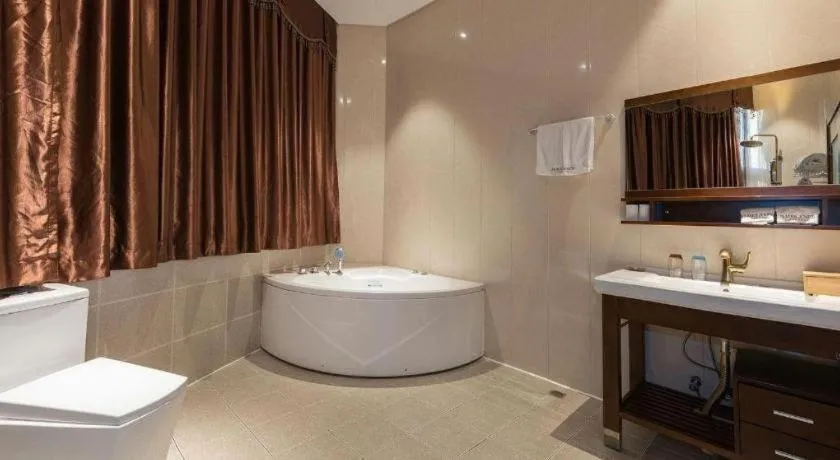 James Joyce Coffetel· Tianjin Olympic Center Lingbin Road Metro Station