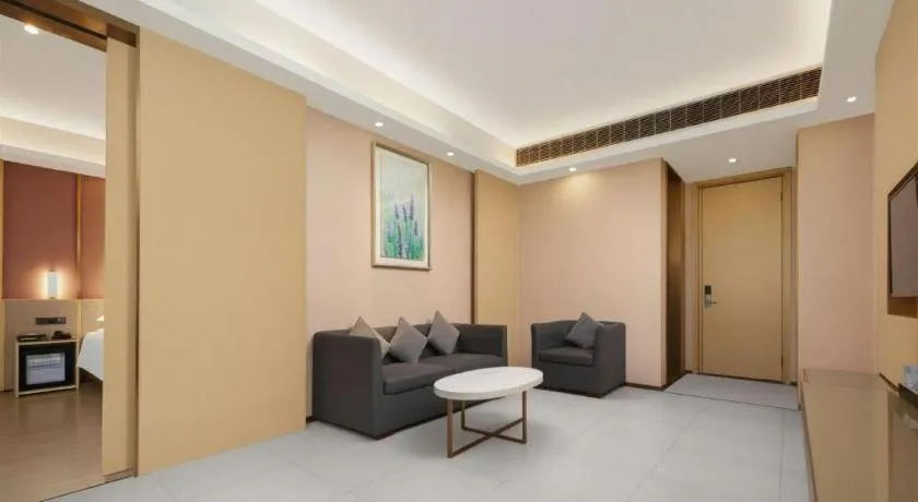 Lavande Hotels· Jingzhou Jianli