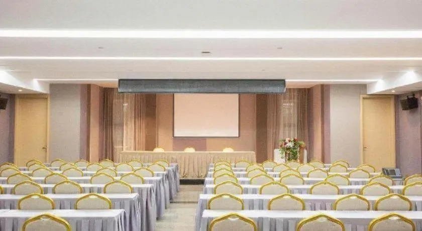 Lavande Hotels· Jingzhou Jianli