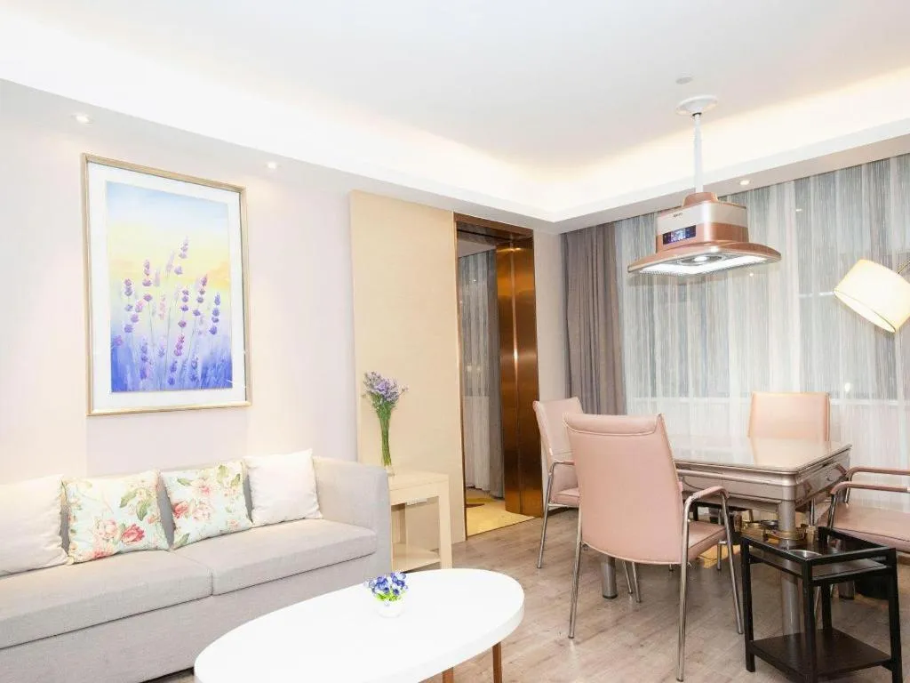 Lavande Hotels· Jingzhou Jianli