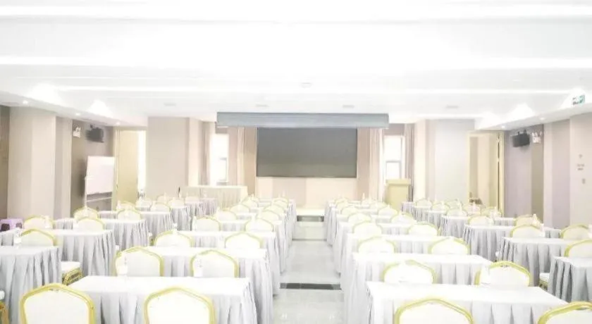 Lavande Hotels· Jingzhou Jianli