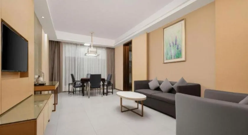 Lavande Hotels· Jingzhou Jianli