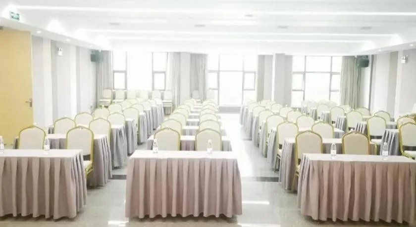 Lavande Hotels· Jingzhou Jianli