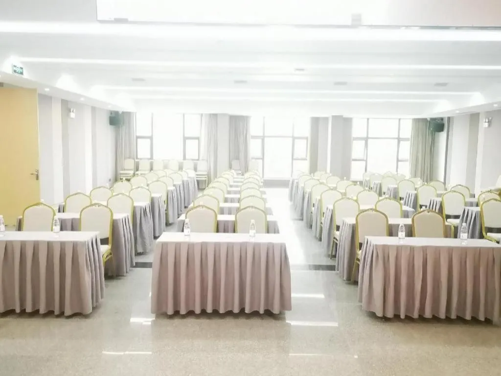 Lavande Hotels· Jingzhou Jianli