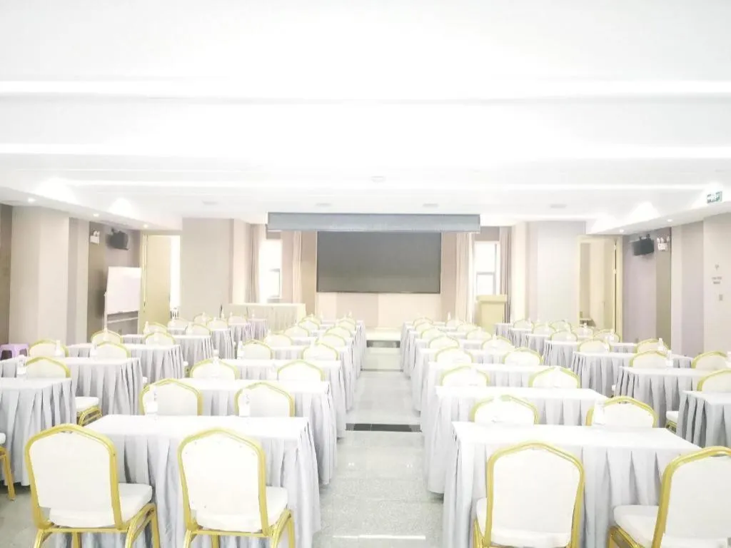 Lavande Hotels· Jingzhou Jianli