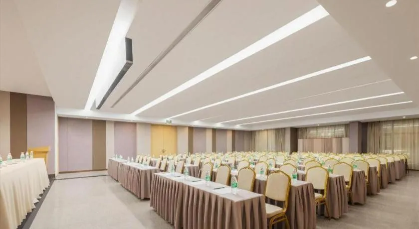 Lavande Hotels· Jingzhou Jianli