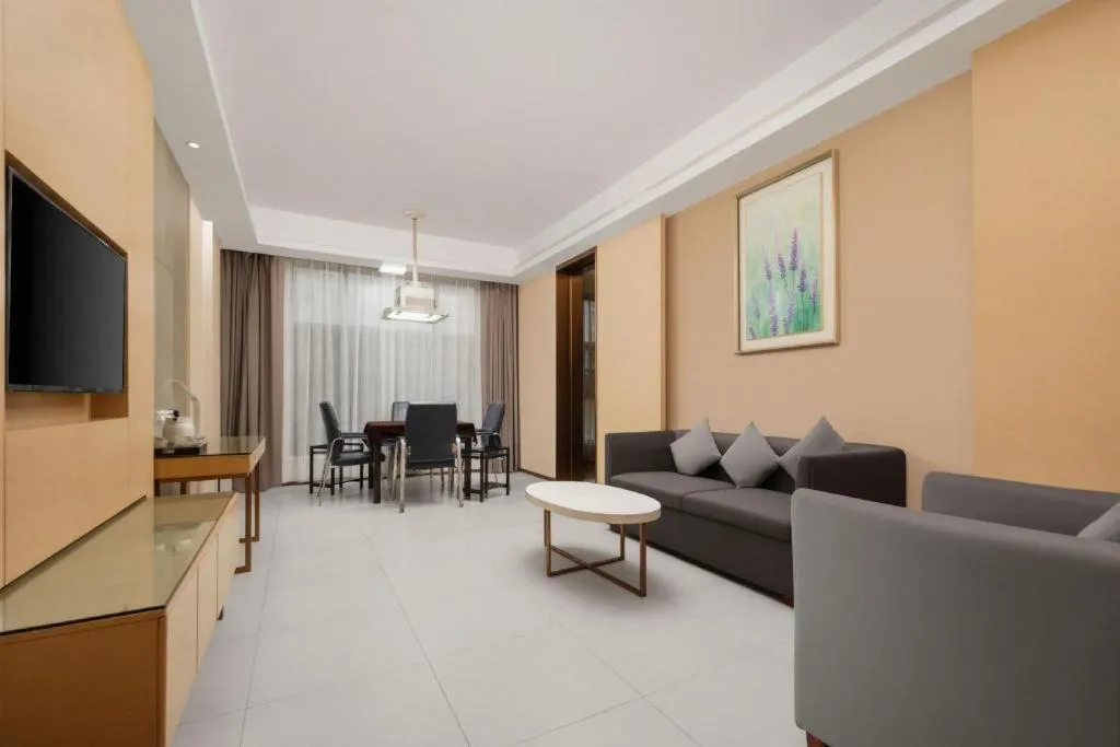 Lavande Hotels· Jingzhou Jianli