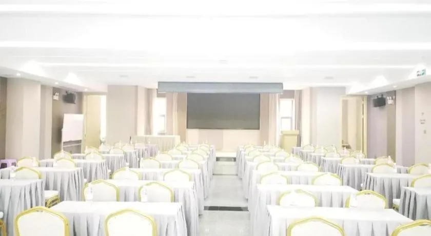 Lavande Hotels· Jingzhou Jianli