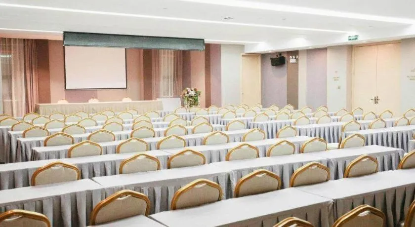 Lavande Hotels· Jingzhou Jianli